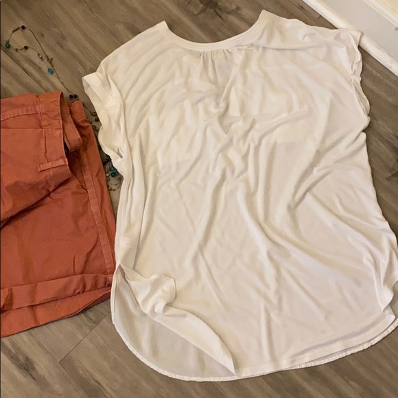 Flowy button front, rolled sleeve blouse 🌴 - Picture 5 of 5